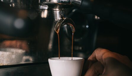Ekspres do kawy DeLonghi w dobrej cenie – czy to możliwe?